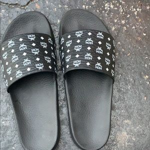 MCM flip flop size 43 in designer like new